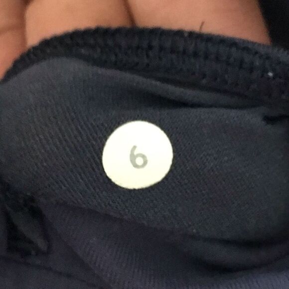 Lululemon Athletica purple leggings size 6. A236 - Picture 5 of 5